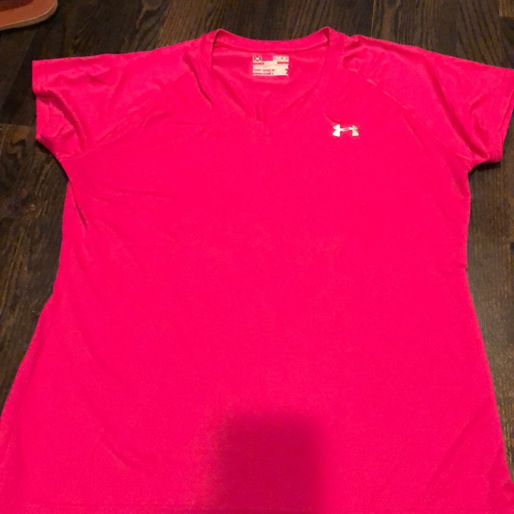 V neck under Armour heat gear tee